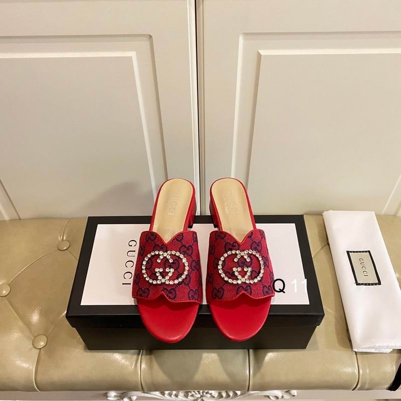 Gucci Women's Slippers 91